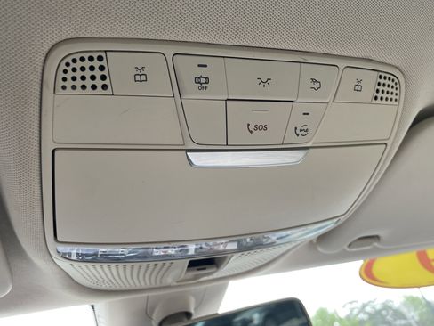 Used 2019 Mercedes-Benz C 300 4MATIC Sedan image 36