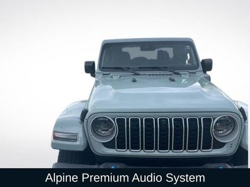 Used 2024 Jeep Wrangler Unlimited Sahara w/ Technology Group AWD/4WD image 7