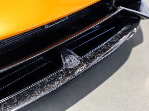 Used 2018 Lamborghini Huracan Performante AWD/4WD image 20