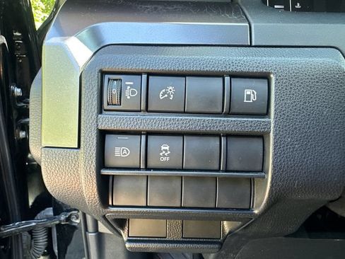 Certified 2025 Toyota 4Runner SR5 AWD/4WD image 32