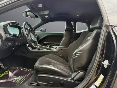 Used 2016 Dodge Challenger R/T Scat Pack w/ Leather Interior Group RWD image 16