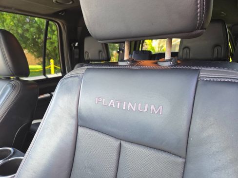 Used 2015 Ford Expedition Platinum RWD image 17