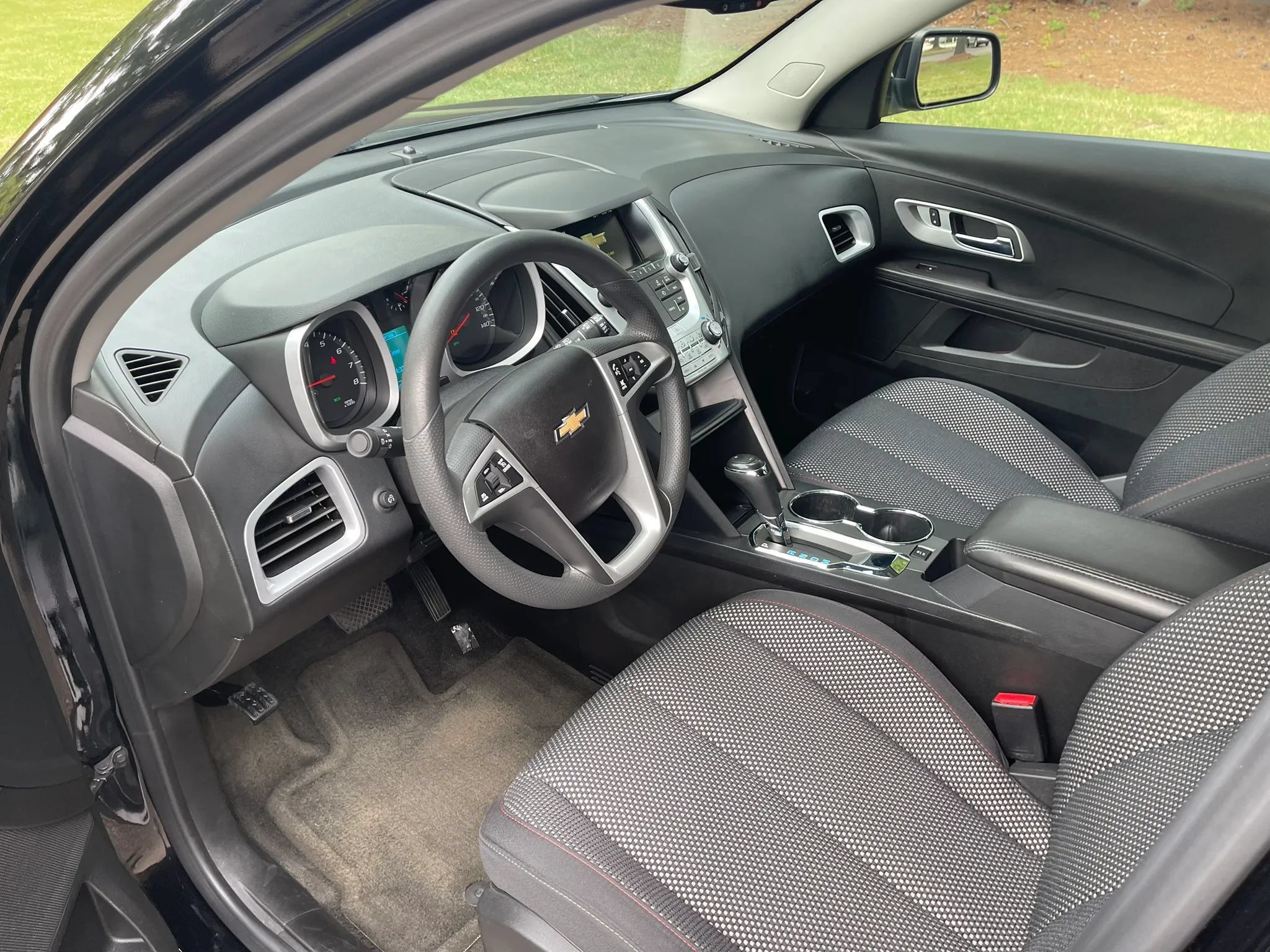 Used 2017 Chevrolet Equinox LT FWD image 11