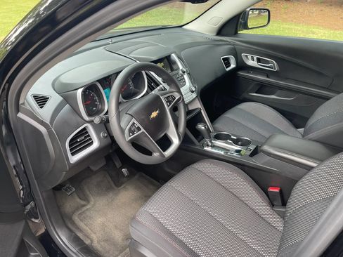 Used 2017 Chevrolet Equinox LT FWD image 11