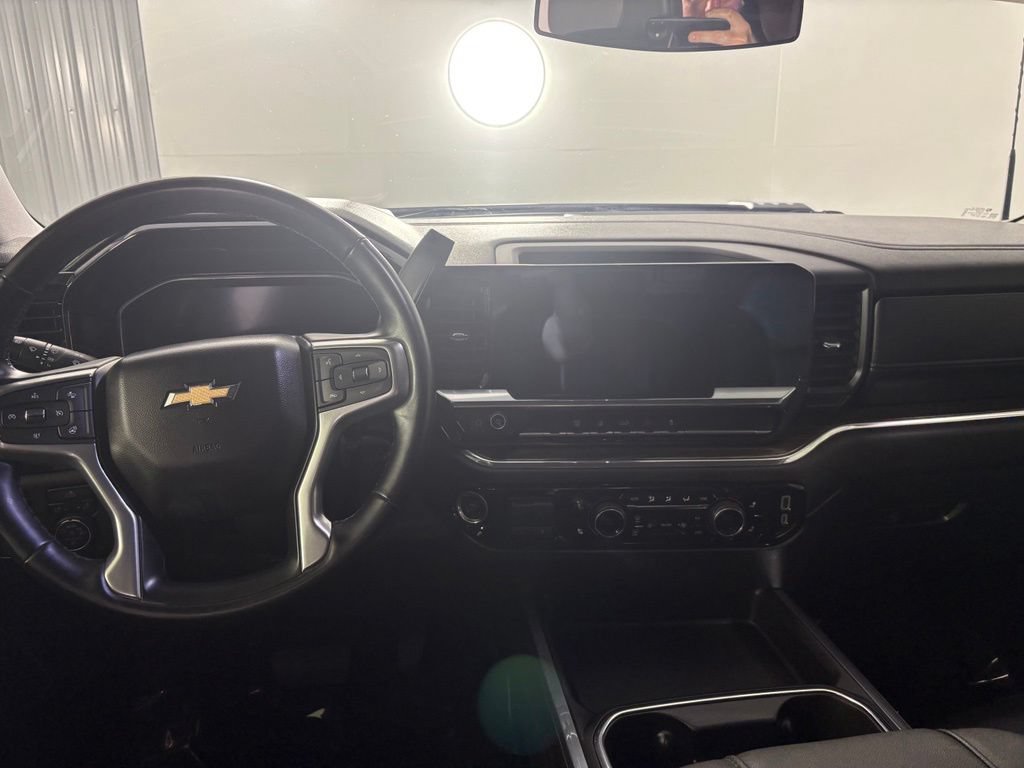 Used 2024 Chevrolet Silverado 3500 LT w/ Convenience Package AWD/4WD image 13