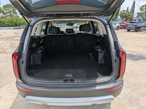 Used 2020 Kia Telluride LX FWD image 12