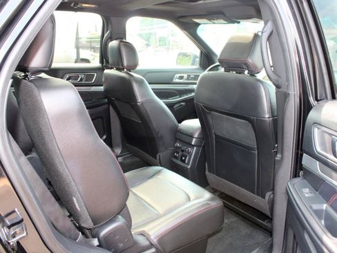 Used 2016 Ford Explorer Sport w/ Equipment Group 401A AWD/4WD image 9
