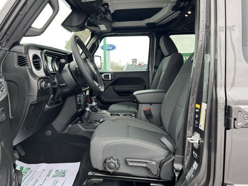 New 2026 Jeep Gladiator Sport image 19