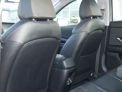 Used 2025 Hyundai Elantra Limited FWD image 26