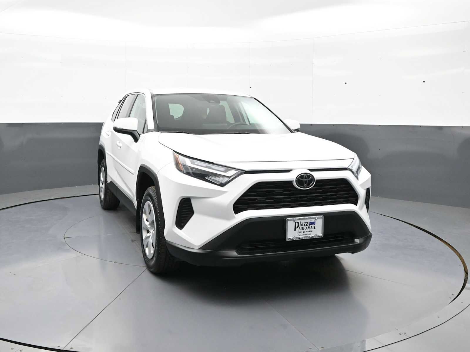 Certified 2023 Toyota RAV4 LE AWD/4WD image 3