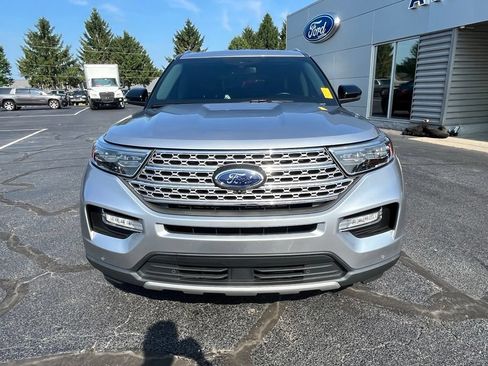 Used 2022 Ford Explorer Limited w/ Equipment Group 301A AWD/4WD image 9