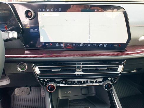 New 2026 Chevrolet Traverse RS image 15