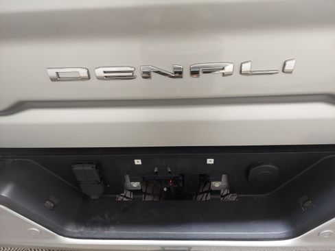 Used 2022 GMC Sierra 2500 Denali AWD/4WD image 6