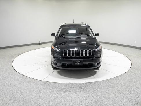 Used 2018 Jeep Cherokee Latitude w/ Safety Group AWD/4WD image 26