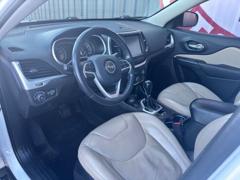 Used 2015 Jeep Cherokee Limited image 16