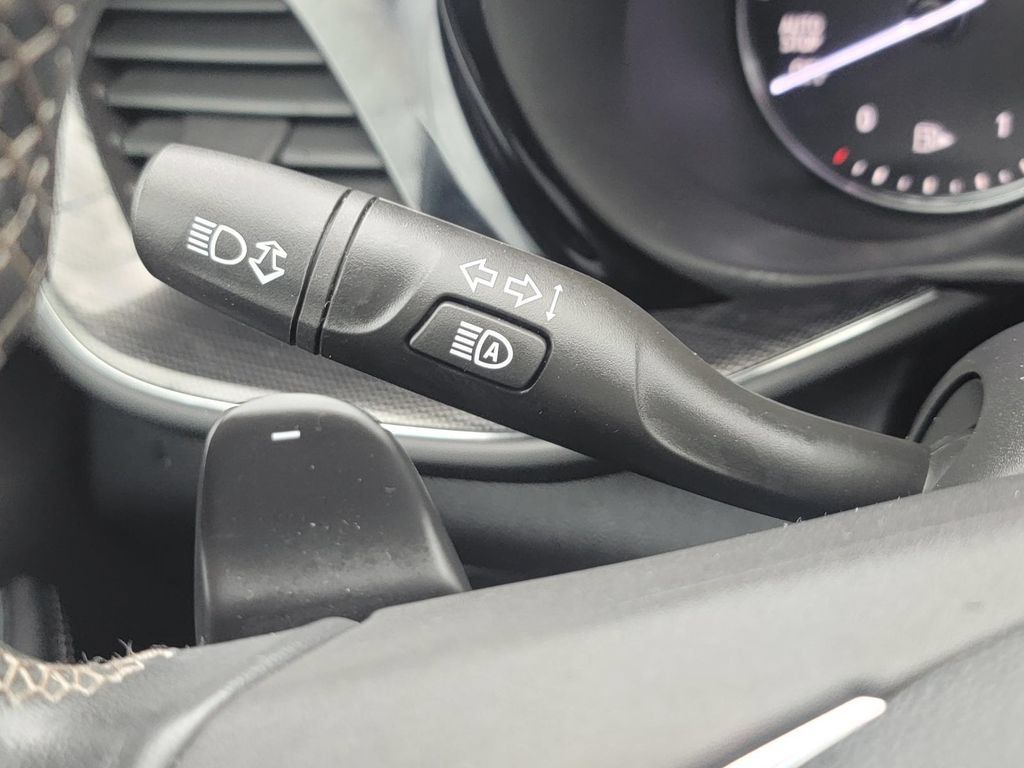 Used 2023 Buick Envision Essence FWD image 22