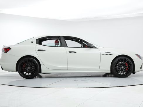 Certified 2023 Maserati Ghibli Modena RWD image 6