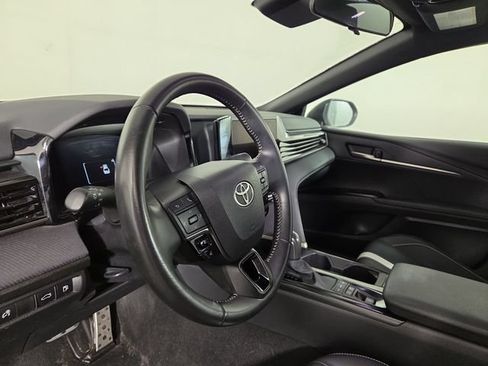 Used 2025 Toyota Camry SE FWD image 14