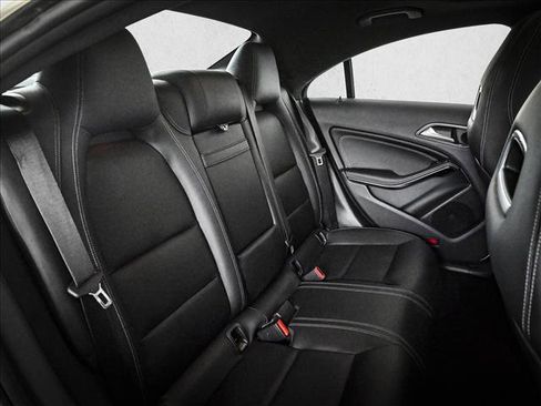 Used 2016 Mercedes-Benz CLA 250 CLA 250 image 21