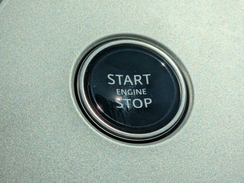 Used 2024 Land Rover Range Rover Long Wheelbase Autobiography image 14