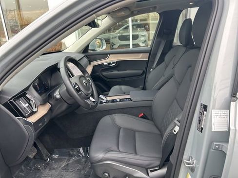 Used 2025 Volvo XC90 B6 Plus image 18