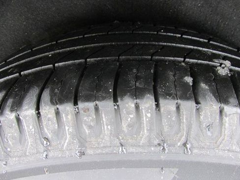 Used 2018 Chrysler Pacifica Touring-L Plus image 8