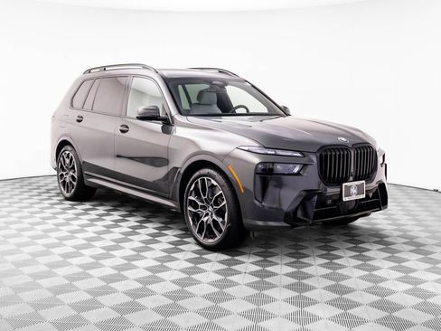 Certified 2026 BMW X7 xDrive40i w/ Executive Package AWD/4WD image 8