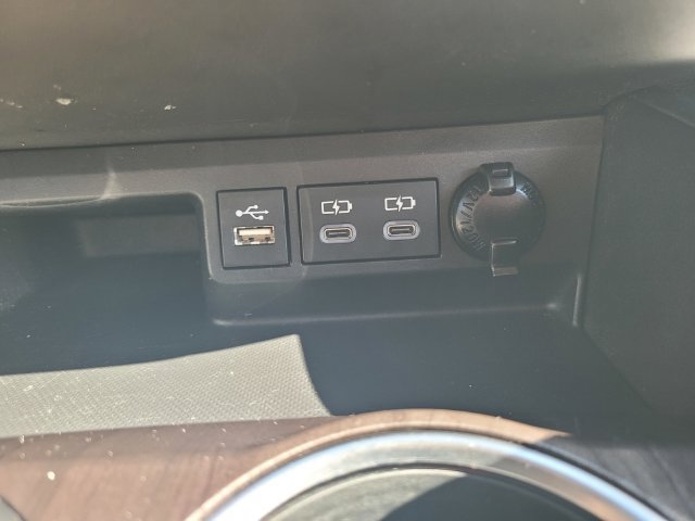 Used 2023 Toyota Highlander Limited AWD/4WD image 24