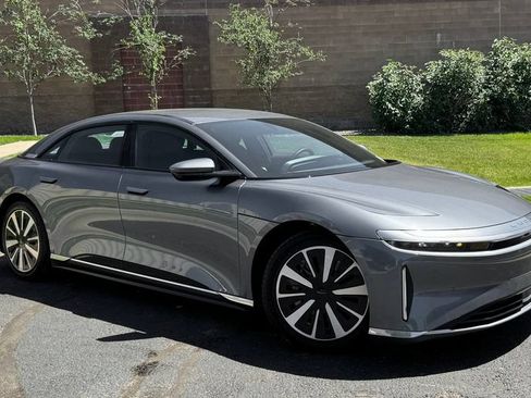 Used 2024 Lucid Air Touring AWD/4WD image 2