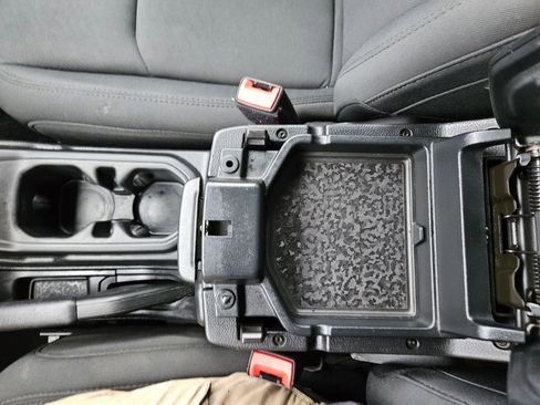 Used 2020 Jeep Wrangler Unlimited Sport S image 19