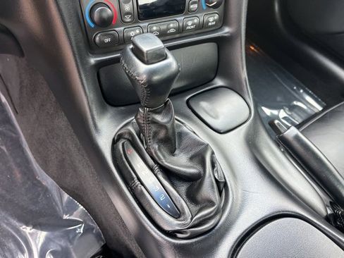 Used 2004 Chevrolet Corvette Coupe w/ Roof Package image 32