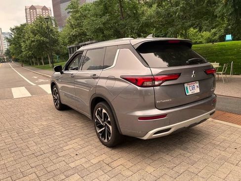 Used 2023 Mitsubishi Outlander SEL AWD/4WD image 6