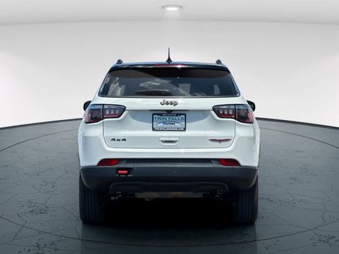 Used 2018 Jeep Compass Trailhawk w/ Cold Weather Group AWD/4WD image 7