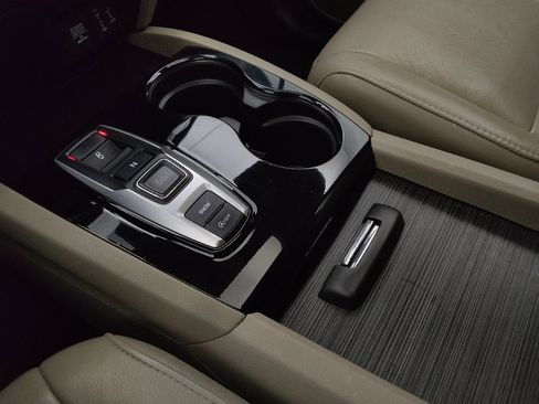 Used 2018 Honda Pilot Touring image 26