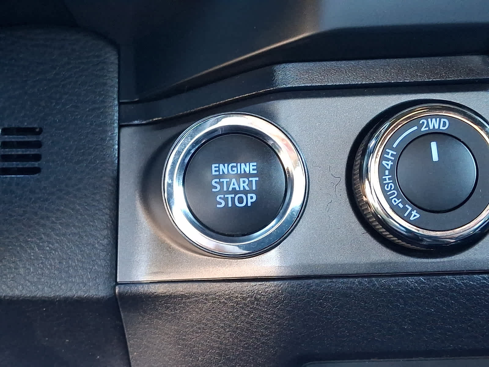Used 2022 Toyota Tacoma TRD Sport AWD/4WD image 26