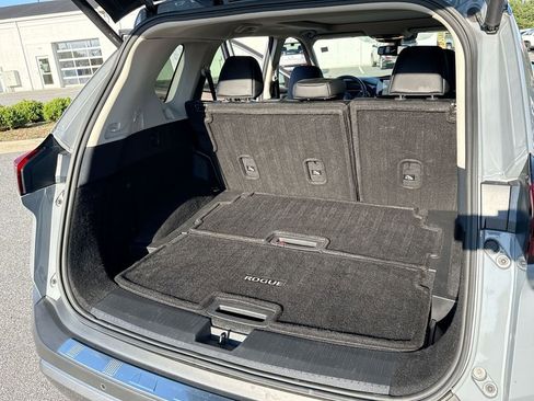 Used 2023 Nissan Rogue SL w/ SL Premium Package image 32