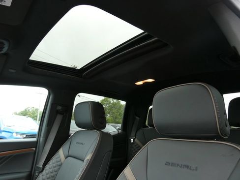 Certified 2025 GMC Canyon Denali AWD/4WD image 27