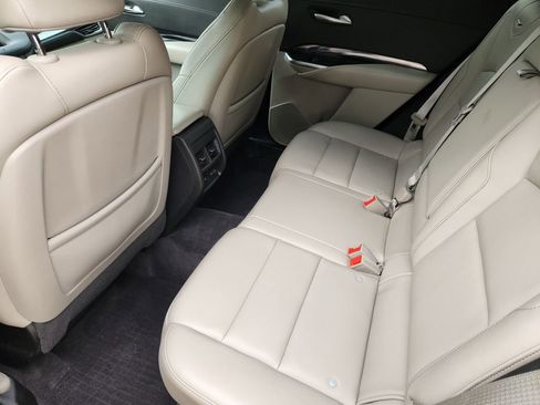 Used 2020 Cadillac XT4 Luxury w/ Cold Weather Package image 30