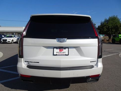 Used 2024 Cadillac Escalade ESV Sport Platinum w/ LPO, ONYX Package image 5