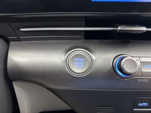 Used 2024 Hyundai Kona SEL image 15