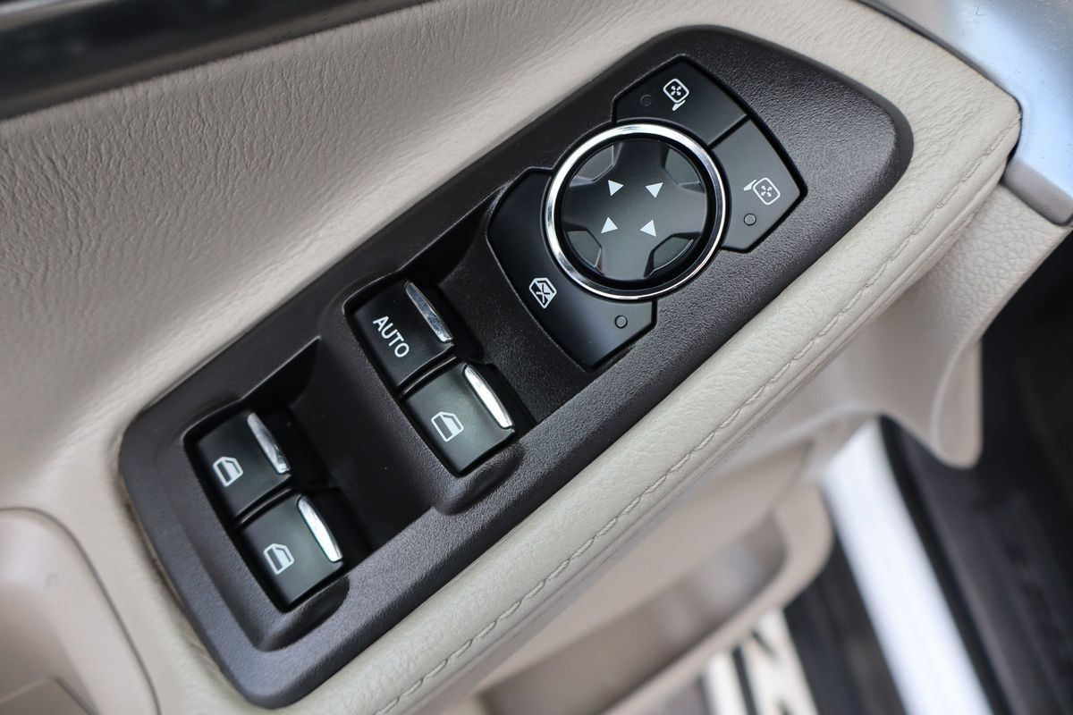 Used 2015 Ford Explorer 4WD image 28