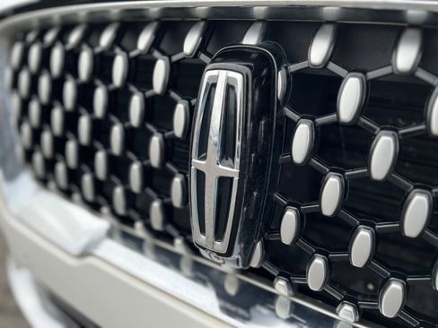 Used 2020 Lincoln Corsair Reserve w/ Equipment Group 201A image 11