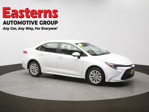Used 2024 Toyota Corolla LE w/ LE Convenience Package FWD image 47