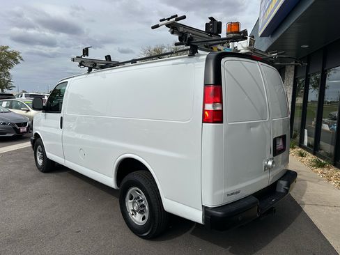 Used 2017 Chevrolet Express 2500 image 5