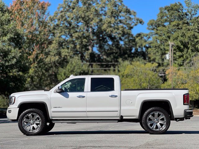 Used 2017 GMC Sierra 1500 Denali w/ Denali Ultimate Package AWD/4WD image 8