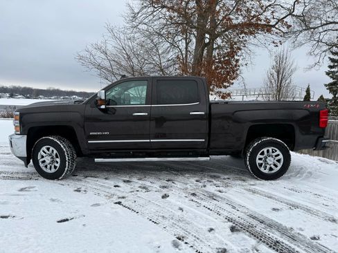 Used 2019 Chevrolet Silverado 2500 LTZ w/ Duramax Plus Package image 8