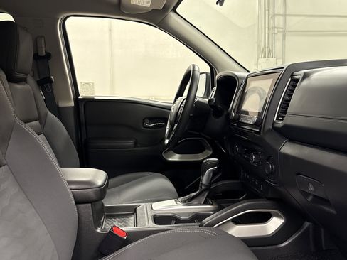 Used 2024 Nissan Frontier SV w/ SV Convenience Package image 30