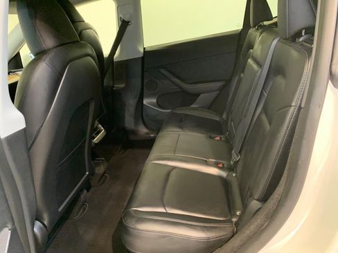 Used 2022 Tesla Model Y Long Range AWD/4WD image 12
