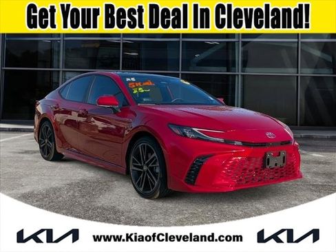 Used 2025 Toyota Camry XSE image 1