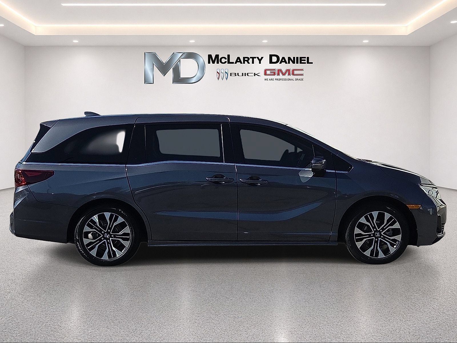 Used 2025 Honda Odyssey Elite image 15